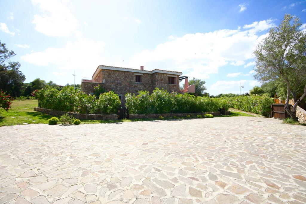 Residenze Dei Fiori Villa Porto Rotondo Kültér fotó
