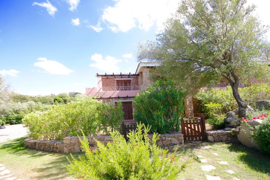 Residenze Dei Fiori Villa Porto Rotondo Kültér fotó
