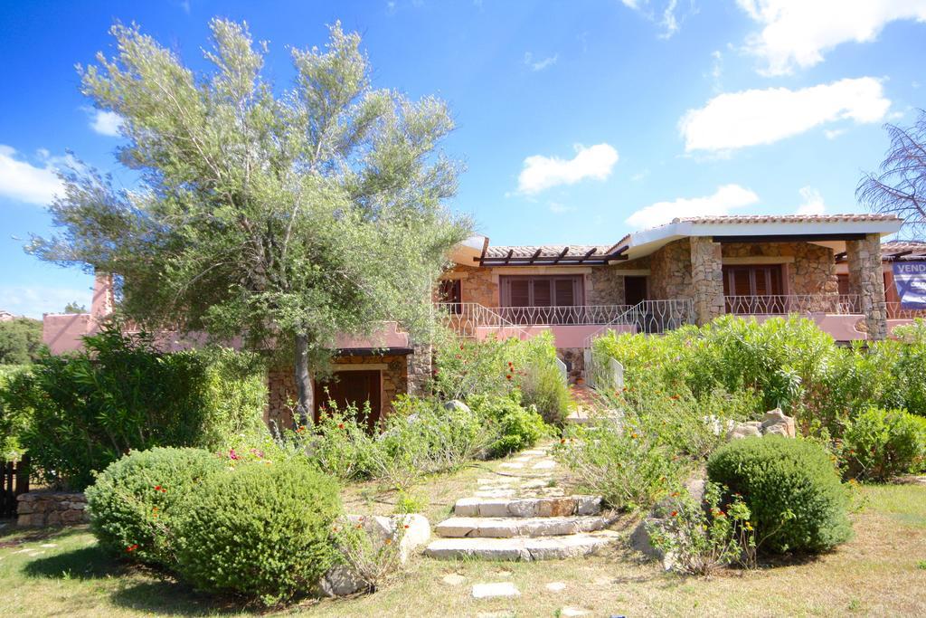 Residenze Dei Fiori Villa Porto Rotondo Kültér fotó